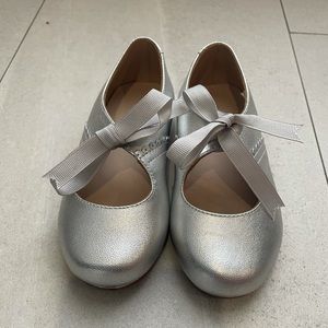 Elephantito Sabrina toddler shoe in Silver Sz 7
